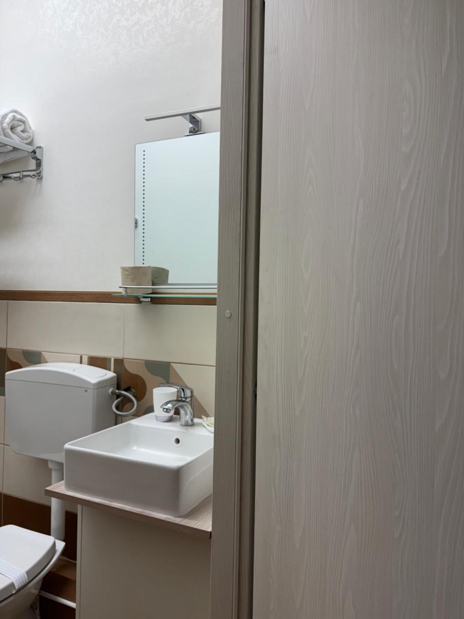 Crispi 120 Rooms New Opening باليرمو المظهر الخارجي الصورة